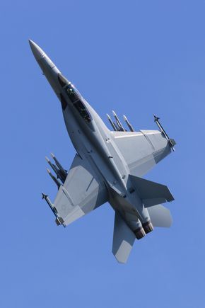 Boeing F/A-18E Super Hornet - US Navy F 18f Super Hornet, Fa18 Super Hornet, Fa18 Hornet, Jet Fighter Pilot, Us Military Aircraft, Super Hornet, Airplane Fighter, Military Airplane, Jet Fighter