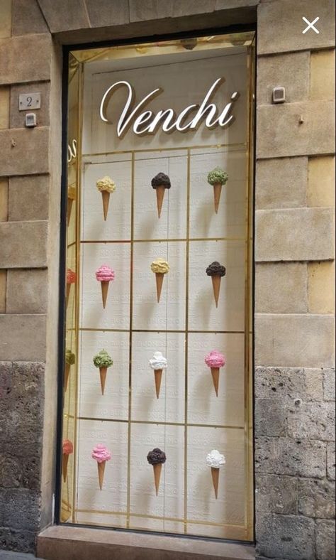 Cafe Ice Cream, Ice Cream Business, Bakery Design Interior, Decoration Vitrine, Gelato Shop, Coffee Shop Interior Design, Ice Cream Design, Cafe Shop Design, Bakery Design