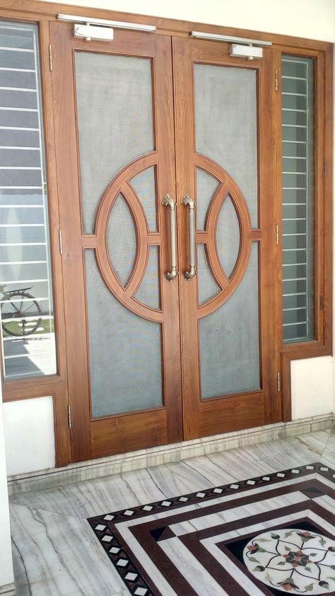 Mane Door Design Jali, Wooden Door Design Jali, Wooden Main Door Jalli Design, Single Net Door Design, Jali Main Door Design Modern, Jali Door Design Modern Dabal Door, Front Door Jali Design, Main Door Jalli, Main Door Mesh Design