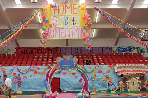 Candyland Theme Pep Rally, Home Sweet Homecoming Theme, Candyland Pep Rally, Homecoming Hallway Decorations, Homecoming Decor Ideas, Home Sweet Homecoming, Pep Rally Signs, Homecoming Hallways, School Spirit Ideas Pep Rally