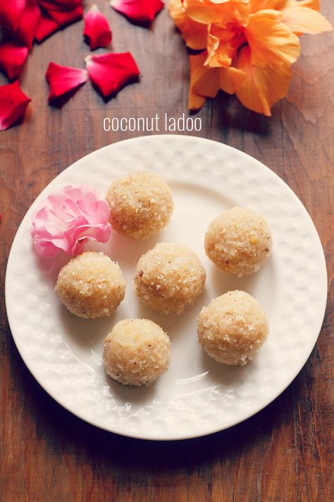 coconut ladoo recipe with khoya | how to make coconut ladoo with mawa Dessert Indian, Snack Corner, Khoya Recipe, Coconut Barfi Recipe, Laddoo Recipe, Rava Ladoo, Coconut Ladoo Recipe, Desi Desserts, Coconut Ladoo