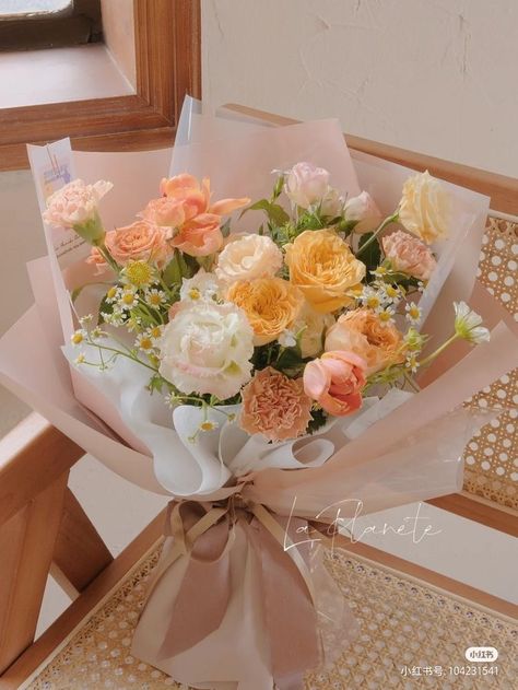 Pretty Bouquets, Peach Bouquet, Flower Boquet, Diy Bouquet Wrap, Pastel Bouquet, Prettiest Bouquet, Boquette Flowers, Bouquet Gift, A Bouquet Of Flowers