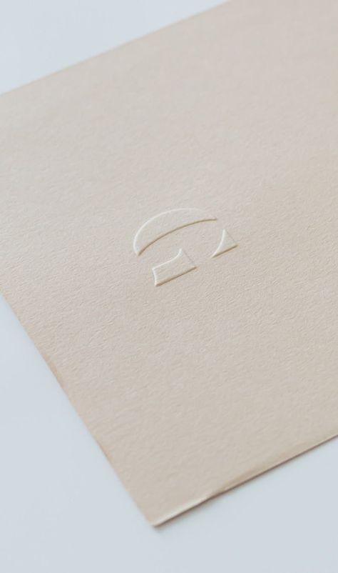 #gtstudio Simple logo design for a brand designer: embossed logo, embossed icon, stationery design. Beige branding by GT Studio Embossed Logo Design, Beige Packaging Design, Beige Branding, Embossed Packaging, Sustainable Branding, Packaging Sustainable, Logo Variations, Brand Inspiration Board, Identity Logo Design