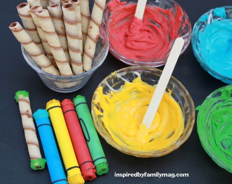 Crayon Cake Ideas, Crayon Birthday Cake, Back To School Cookie Cake, Crayon Cupcakes, Hazelnut Rolls, Back To School Cake, Crayon Cake, Edible Crayons, Crayola Birthday Party