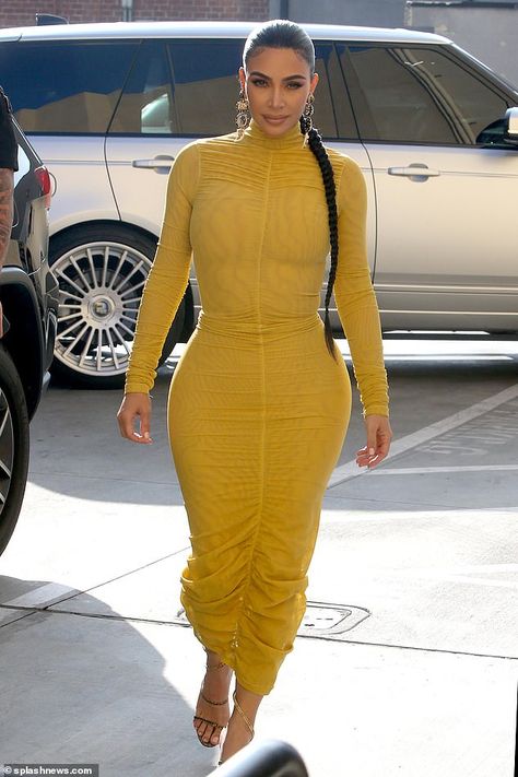 Kim Kardashian puts her curves on display in VERY tight yellow dress | Daily Mail Online Kim Kardashian Style Dress, Kim Kardashian Cry, Sandals Street Style, Street Style Autumn, Golden Sandals, Kim K Style, Kardashian Photos, Kim Kardashian Style, Jenner Outfits