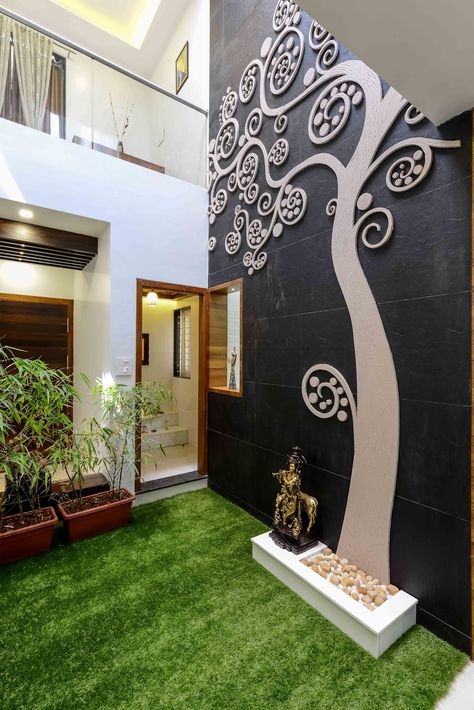 Pooja Room In Courtyard, Courtyard Wall Design, Grass Wall Bedroom, Modern Elegant Living Room, Studio Minimalist, Courtyard Wall, Partition Designs, Feature Wall Design, Bedroom Aesthetics