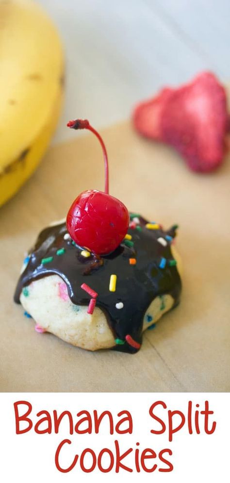 Banana Split Cookies -- Banana strawberry cookies with chocolate sauce, marshmallow, sprinkles, and a cherry on top! | wearenotmartha.com #cookies #bananasplit #sprinkles Marshmallow Sauce, Chocolate Chip Shortbread Cookies, Banana Splits, Cookies With Chocolate, Marshmallow Cookies, Toffee Cookies, Chocolate Marshmallow, Strawberry Cookies, Strawberry Chocolate