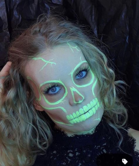 Neon Halloween Face Paint, Glow Skull Makeup, Glow Skeleton Makeup, Glow In The Dark Paint On Body Ideas, Blacklight Halloween Costume, Black Light Skeleton Makeup, Neon Skeleton Costume, Blacklight Halloween Makeup, Uv Makeup Halloween