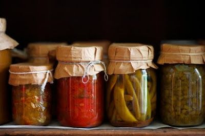 Homestead Revival: Don't Participate In The Financial Crisis: Homeste... Easy Canning, Low Acid Recipes, Marinated Vegetables, Canning Vegetables, Gut Healing Recipes, Fermented Vegetables, Christian Decor, Healing Food, Best Fruits