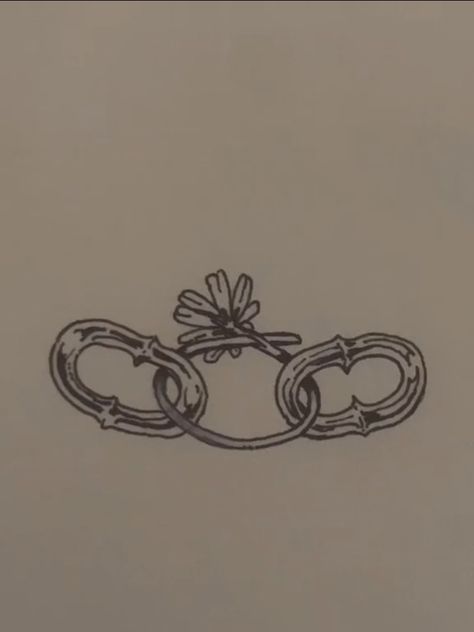 Daisy Chain Tattoo, Skyrim Tattoo, Tattoos 2024, Chain Tattoo, Discreet Tattoos, Painted Clothes, Daisy Chain, Piercing Tattoo, Tattoo Inspo