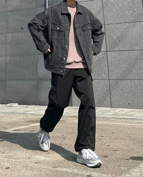 Balance Outfit, Tokyo 2023, Korean Street Fashion Men, Guys Fashion Casual, New Balance Outfit, Winter Outfits Men, Cool Outfits For Men, Street Outfit, Sneakers Outfit