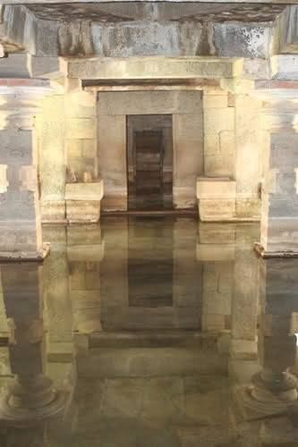 The Osireion at Abydos, Egypt. Located at the rear of the temple of Seti I. Valley Of The Kings Egypt, Egypt Photography, Ptolemaic Egypt, Starověký Egypt, Egyptian Artifacts, Empire Romain, Valley Of The Kings, Ancient Egyptian Art, Egyptian History