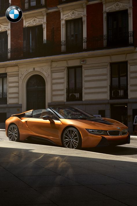 Discover the intricate design of the BMW i8 Roadster with the exclusive E-Copper Metallic exterior finish with Frozen Grey highlights. Bmw Next 100, Bmw I8 Coupe, Bmw I8 Roadster, Bmw Roadster, I8 Roadster, Bmw Tuning, Bmw Performance, Bmw I, Bmw I3