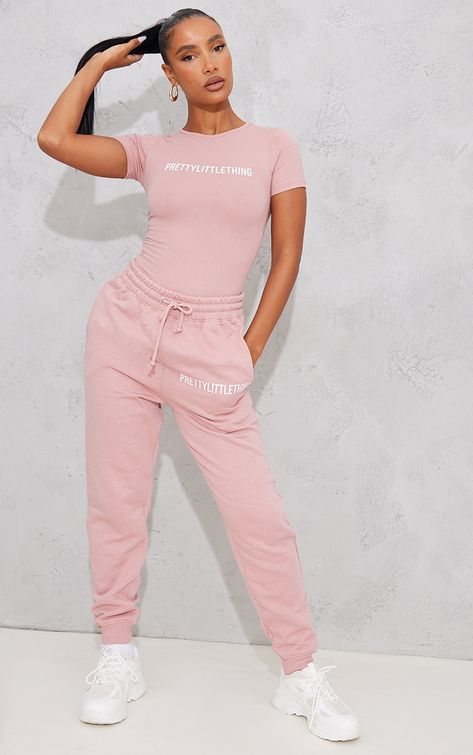 Prettylittlething Sweatpants Outfit, Pretty Little Thing Outfits Baddie, Pretty Little Thing Outfits, Prettylittlething Outfits, Pink Joggers Outfit, Pretty Little Thing Set, Baddie Clothing, Uniqlo Outfit, Jogging Outfit