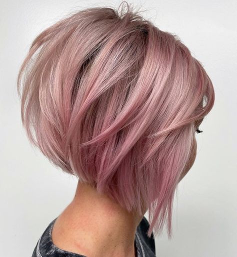 Angled Pastel Pink Bob Haircut Pelo Color Cobre, Pink Hair Streaks, Pink And Orange Hair, Dark Pink Hair, Feathered Hair Cut, Short Layered Bob, Bright Pink Hair, Light Pink Hair, Pink Hair Dye