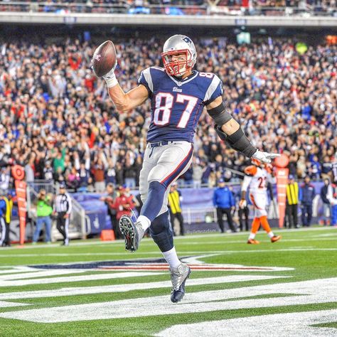 Rob Gronkowski Patriots, Boston Patriots, New England Patriots Football, Rob Gronkowski, Gillette Stadium, Patriots Fans, Patriots Football, Boston Sports, Big Guy