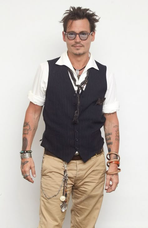 Men’s Waistcoat, Gilet Outfit Man, Johnny Depp Outfits, Men's Vest Fashion, Johnny Depp And Winona, Winter Hipster, Workout Man, Johnny Depp Style, Mens Vest Fashion