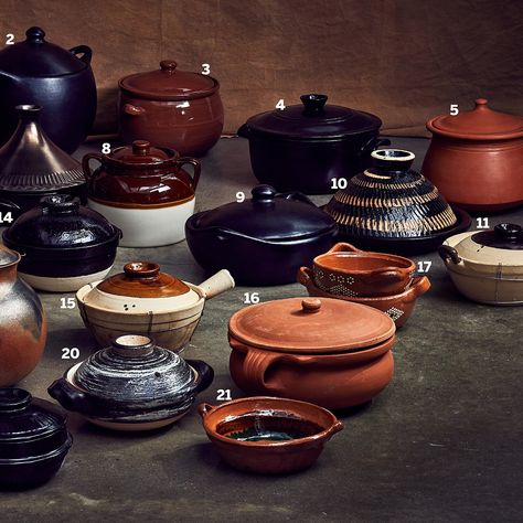 Clay Pots Cooking, Cooking Pottery, Clay Pot For Cooking, Earthen Water Pot In Kitchen, Korean Clay Pot Recipes, Stone Pot Cooking, Ceramics Kitchen, Chinese Clay Pot, Clay Pot Cooking