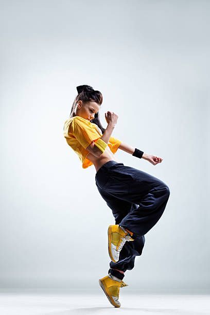 Hip Hop Dance Poses, Hip Hop Photoshoot, Dancing Pose, Dance Pose, Dance Picture Poses, Hip Hop Dancer, Dance Photography Poses, Dance Images, Human Poses Reference