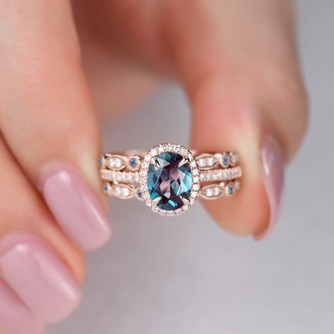 Engagement Ring Alexandrite, Alexandrite Wedding Rings, Diamond And Alexandrite Engagement Ring, Alexandrite Engagement Ring Set, Oval Alexandrite Engagement Ring, Wedding Rings Alexandrite, Alexandrite Halo Engagement Ring, Alexandrite Engagement Ring Rose Gold, Bohemian Engagement Ring