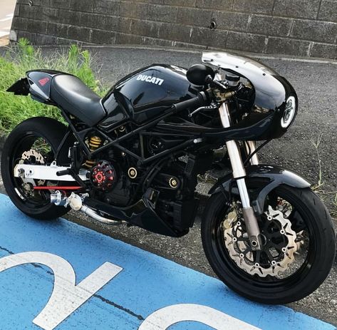 Ducati Monster 600, Ducati Monster Custom, Cafe Racer Moto, Ducati Cafe Racer, Ducati Monster Cafe Racer, Ducati Monster 696, Bicycle Mountain Bike, Kawasaki Bikes, Ducati Monster 620