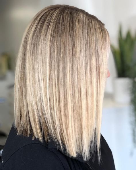 Blonde Lob Straight, Shoulder Length Blonde Hair Straight, Balyage Blonde Mid Length, Hair Medium Blonde, Mid Length Blonde Hair, Blonde Hair Light, Mid Length Straight Hair, Straight Long Bob, Straight Hair Highlights