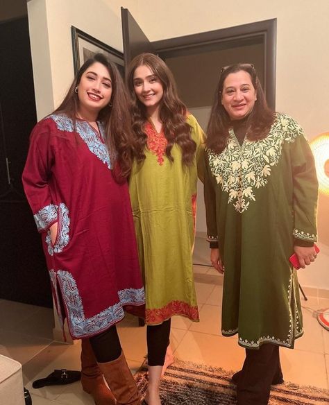 Pakistani Kurti Designs, Kashmiri Suits, College Girl Outfits, Office Wear Dresses, Color Combinations For Clothes, Stylish Short Dresses, Pakistani Fashion Party Wear, Indian Dresses Traditional, Fashion Vocabulary