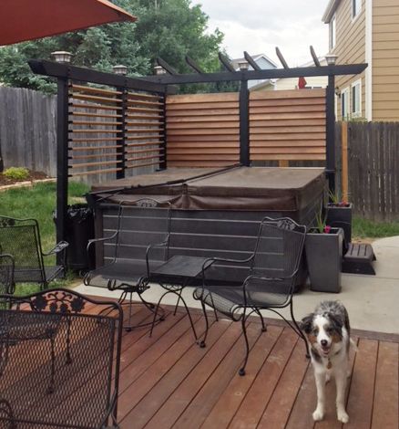 Deck Railings for Hot Tub - FLEX•fence - Louver System Patio Hot Tub, Hot Tub Privacy, Hot Tub Landscaping, Hot Tub Patio, Hot Tub Designs, Outdoor Hot Tub, Small Pergola, Hot Tub Gazebo, Tub Enclosures