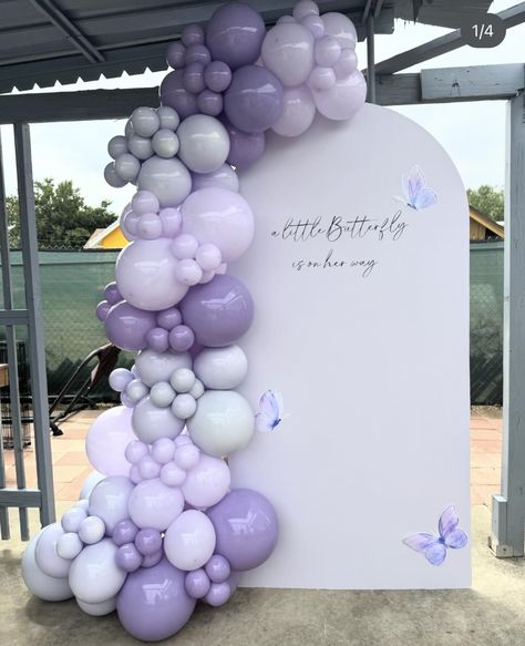 Purple Backdrop Ideas, Purple Balloon Arch, Baby Shower Color Themes, Bat Mitzvah Decorations, Lavender Balloons, Birthday Dump, Lilac Balloons, Purple Balloon, Boy Baby Shower Centerpieces