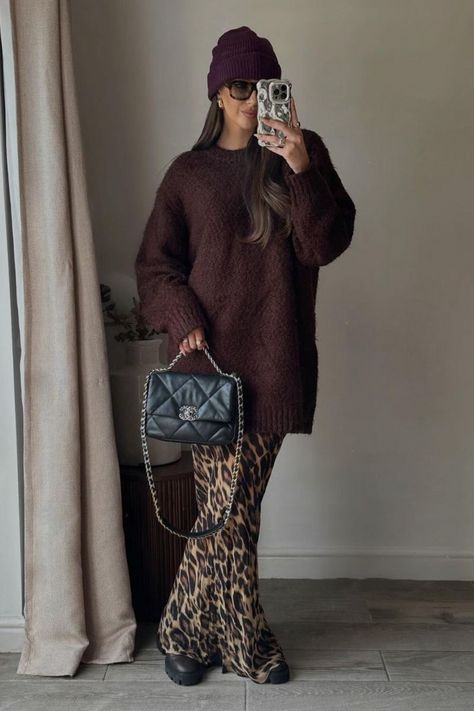 Print Skirt Outfit, Leopard Print Skirt Outfit, Skirt Outfits Ideas, Leopard Skirt Outfit, Cheetah Print Outfits, Skirt Outfit Casual, Printed Skirt Outfit, Skirt Outfit Fall, Work Aesthetic