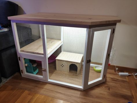 Inside Bunny Cage Ideas, Bunny Ideas Diy, Diy Rabbit Hutch Indoor, Diy Bunny Cage Indoor, Diy Bunny Hutch, Diy Bunny Cage, Indoor Rabbit House, Rabbit Playpen, Rabbit Hutch Indoor