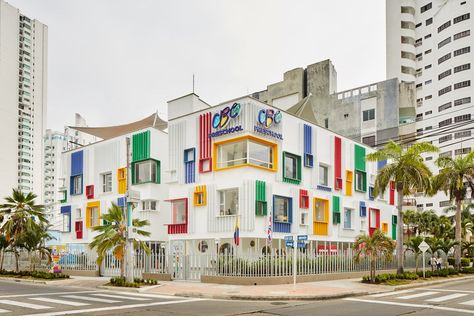 Facade Design School, Kindergarten Exterior Design, Kindergarten Exterior, Kindergarten Facade, School Facade, School Building Plans, Sensory Design, Children Hospital Design, Education Design Interior