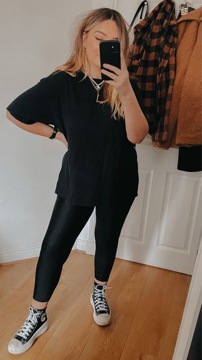 Midsize Outfits All Black, Black Leggings Outfit Curvy, Midsize Black Leggings Outfit, Legging Plus Size Outfit, All Black Plus Size Outfit For Work, Edgy Plus Size Fashion Summer, Leggings Curvy Outfit, Black Summer Outfits Plus Size, Comfy Alt Outfits Plus Size