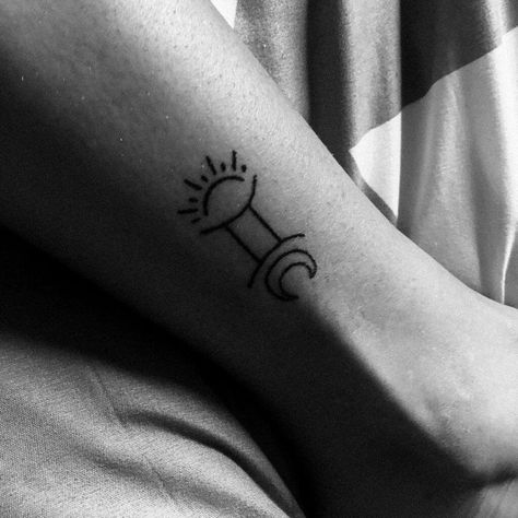 Small Gemini Sun Moon Symbol Gemini Sun And Moon Tattoo, Gemini Tattoo Sun And Moon, Gemini Related Tattoos, Gemini Sun Tattoo, Gemini Moon Tattoo, Gemini Art Tattoo, Small Gemini Tattoo, Gemini Tatoos, Sun Moon Symbol