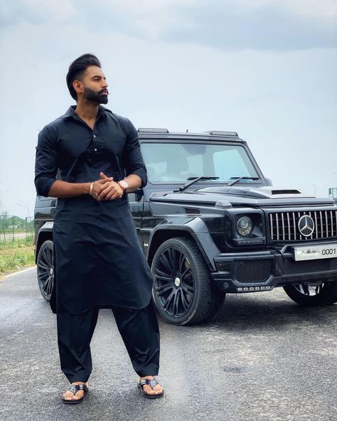 Black Pathani For Men, Kurta Pajama Men Punjabi, Pathani Kurta For Men, Men In Linen, Black Pathani, Gents Suit Design, Car Pose, Pathani For Men, Parmish Verma