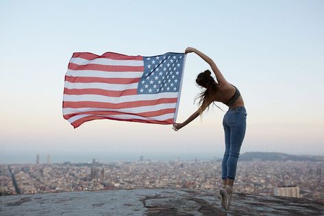 Flag Photoshoot, American Flag Photography, Country Senior Pictures, Flag Day, Flag Photo, Stock Photography Free, Us Images, Barcelona Spain, Louis Vuitton Bag Neverfull