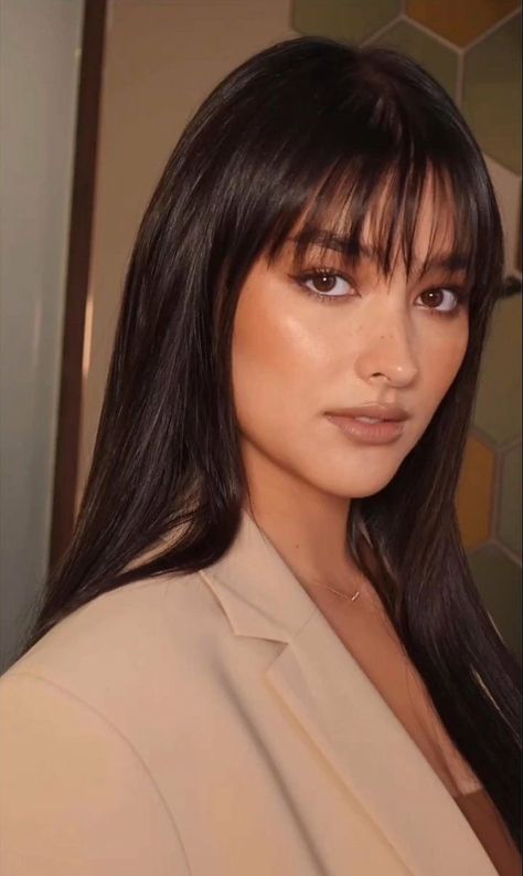 𝕝𝕚𝕫𝕒 𝕤𝕠𝕓𝕖𝕣𝕒𝕟𝕠 Liz Soberano, Olive Skin Makeup, Beauty Basket, Eye Makeup Styles, Liza Soberano, Fashion Fails, The Met Gala, Brunette Woman, Character Ideas