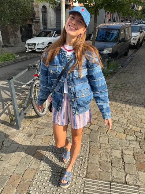 Fashion, colorful outfit, daily outfit inspiration Coloured Denim Jacket, Colorful Closet, Coloured Denim, Jackets Summer, Denim On Denim, Sandro Paris, Denim Jackets, Colourful Outfits, Fell In Love