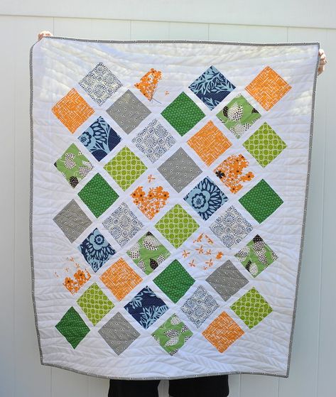 Free Lattice Baby Quilt Pattern Lattice Baby Quilt, Lattice Quilt Pattern, Free Baby Quilt Patterns, Baby Quilt Tutorials, Charm Square Quilt, Lattice Quilt, Charm Pack Quilt, Charm Pack Quilts, Baby Quilt Pattern