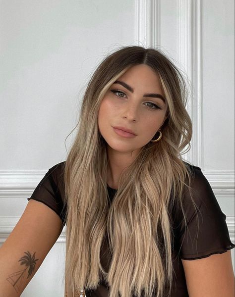 Balayage Hair Brown, Balayage Hair Highlights, Blonde Hair 2023, Hair Highlights Blonde, Money Piece Highlights, Balyage Long Hair, Bombshell Hair, Brown Hair Inspo, Brunette Hair With Highlights