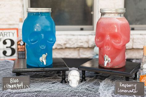 Diy Halloween Gender Reveal Decorations, Spooky Gender Reveal Ideas For Party, Halloween Gender Reveal Nails Ideas, Fall Gender Reveal Party Food, Spooky Themed Gender Reveal, Gender Reveal Party Halloween, Halloween Themed Gender Reveal Ideas, Halloween Gender Reveal Food, Gender Reveal Ideas For Party Halloween