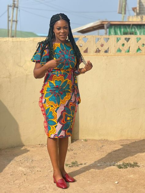 Most trending rap top and skirt 2021. Ankara Design, African Fabric Dress, Ankara Designs, African Styles, Ankara Skirt, Top And Skirt, African Fabric, African Women, African Fashion