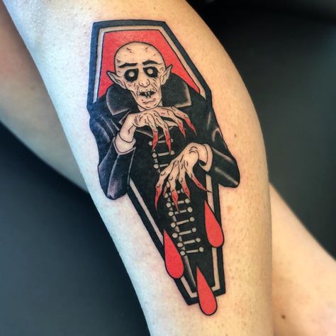 Chase Martines on Instagram: “Got to do a classic Nosferatu while in SLC! Surprised I haven’t done more classic movie monsters in coffins. #31coffins #coffintattoo…” Stephen King Tattoos, Dracula Tattoo, Coffin Tattoo, Dbz Tattoo, Monster Tattoo, Engraving Tattoo, Geometric Tattoo Arm, Movie Tattoos, Geometric Tattoo Design