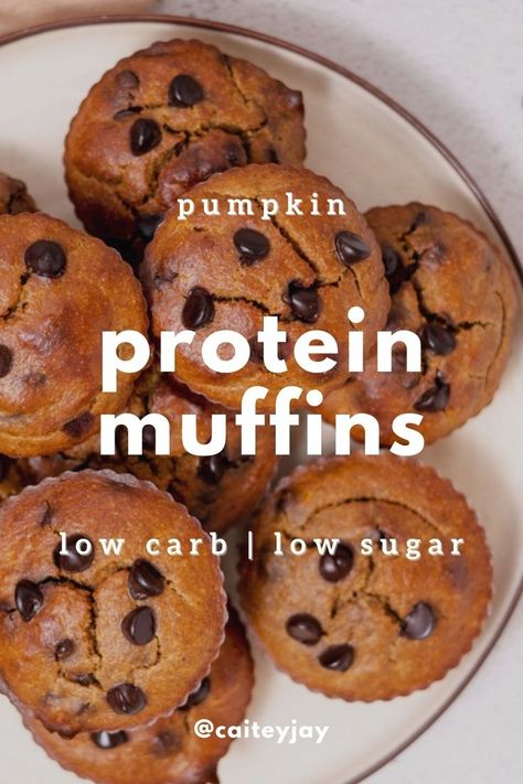 Pumpkin Protein Muffins Low Carb, Pumpkin Protein Muffins Almond Flour, Low Carb Low Calorie Muffins, Protein Muffins With Almond Flour, Healthy Pumpkin Muffins Almond Flour, Pumpkin Muffins Protein, Low Sugar Pumpkin Desserts, High Protein Pumpkin Muffins, Low Calorie Pumpkin Muffins