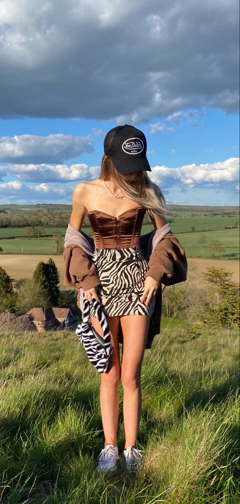 Aesthetic Outfits Brown, Zebra Outfit, Brown Corset, Von Dutch, Aesthetic Outfits, Zebra Print, Brandy