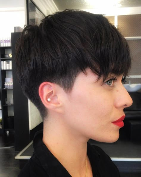 Bowl Haircut Women, Bob Haircut Layered, Haircut Shoulder Length, Haircut Shoulder, Haircut Videos, Haircut Layered, Shoulder Length Bob Haircut, Bowl Haircuts, Shoulder Length Bob