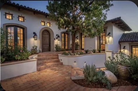 Rancho Santa Fe Homes, One Story Hacienda Style Homes, Spanish Ranch Style Homes Floor Plans, Rancho House Ranch Homes, Santa Fe Style Homes Exterior, Spanish Adu, Spanish Courtyard House, Spanish Ranch Style Homes, Modern Spanish Farmhouse