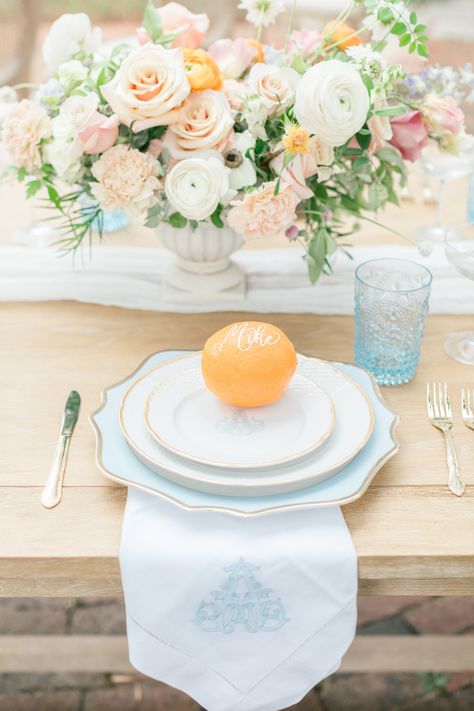 Citrus Tablescape, Tablescape Design, Tablescape Wedding, Citrus Wedding, Florida Oranges, Orange Table, Grad Party Ideas, Wedding Tablescape, Wedding Blue