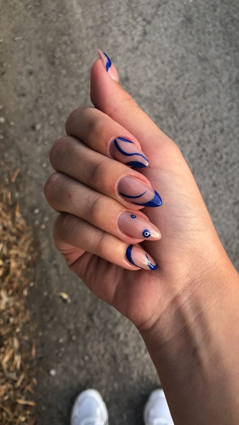 Blue Round Nails Design, Evil Eye Nail Art Design, Blue Lines Nails, Eye Nails Acrylic, Blue Eye Nails, Evil Eye Nail Ideas, Blue Evil Eye Nails, Nail Art Evil Eye, Blue Line Nails