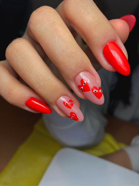 Red Heart Nails With Eyes, Nails Red Heart Eyes, Nail Inspo Heart With Eyes, Nails With Hearts With Eyes, Nails Heart With Eyes, Heart Eyes Nails, Heart Eye Nails, Chic Minimalist Nails, Simple Gel Nail Designs